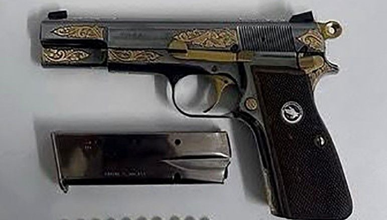 ispartada ruhsatsiz tabanca ve uyusturucu ele gecirildi OcCtYFrK