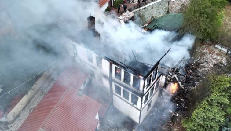 tarihi keyvanlar konaginda kundaklama suphesi iki tutuklama 2dcuzMFm