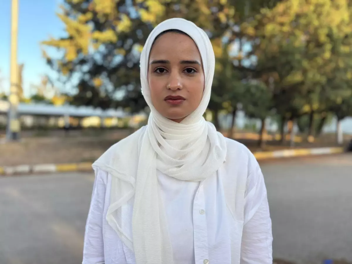 gazzedeki ailesi icin endiseli ogrenci U8qsl4fX