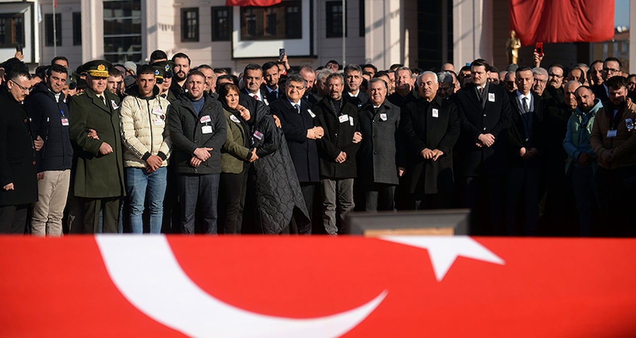 trabzonda yamactan duserek olen polis memuru son yolculuguna ugurlandi QyepnPEB