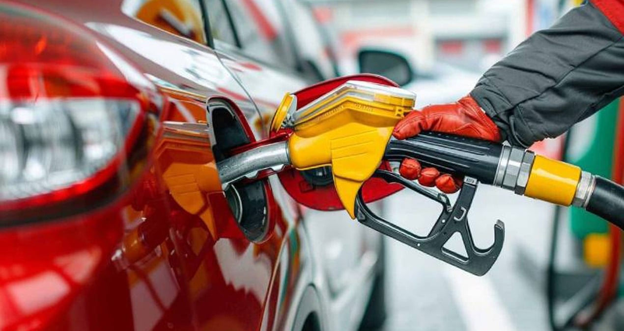 benzin-ve-motorine-zam-geldi-tabelalar-bir-kez-daha-degisti-y9enNiG1
