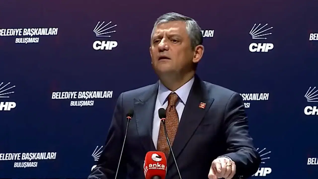chpli-belediye-baskanlari-genel-merkezde-toplandi-ozgur-ozelden-sert-mesajlar-59OEwFr4