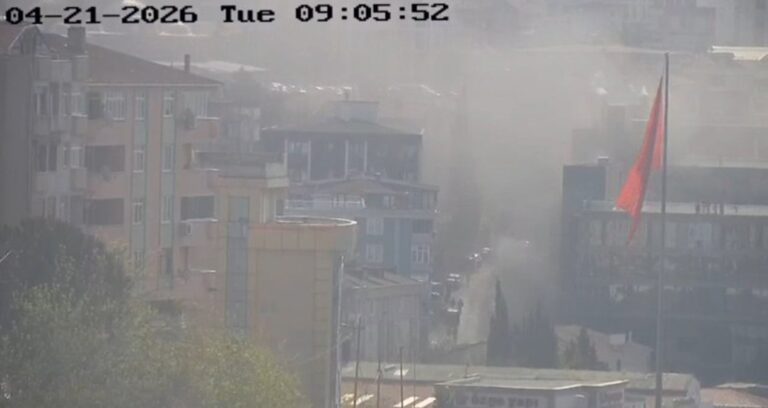 istanbul-is-merkezinde-yangin-gPwMhFWC-1