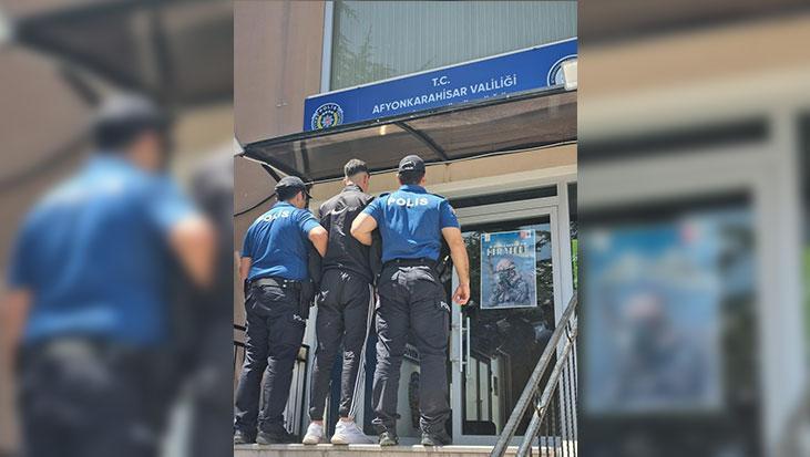 afyonkarahisarda-kavgayi-ayirmak-isteyenlerin-uzerine-bicakla-cullanmisti-yakayi-ele-verdi-Y2PN8hWt