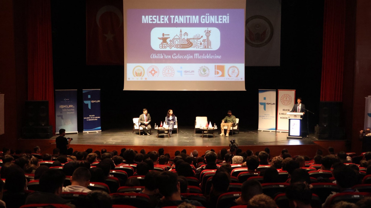 bilecikte-meslek-tanitim-gunleri-programi-duzenlendi-NVKbeWZy