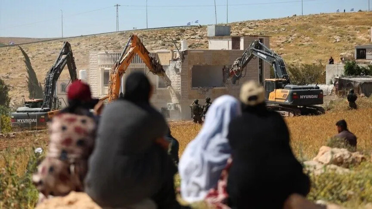 Israil filistinlilerin evlerini yikmayi surduruyor 2 filistinlinin evi yerle bir edildi vFpEBRpG