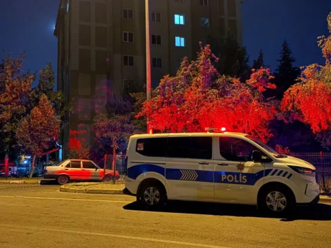 Kayseri’de 3’üncü kattan düşen küçük çocuk ağır yaralandı