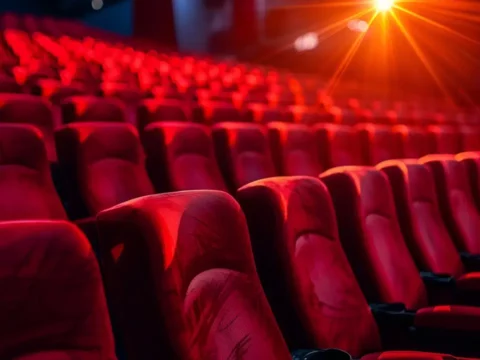 Pluxeeden sinema gunleri IyDiZOK8